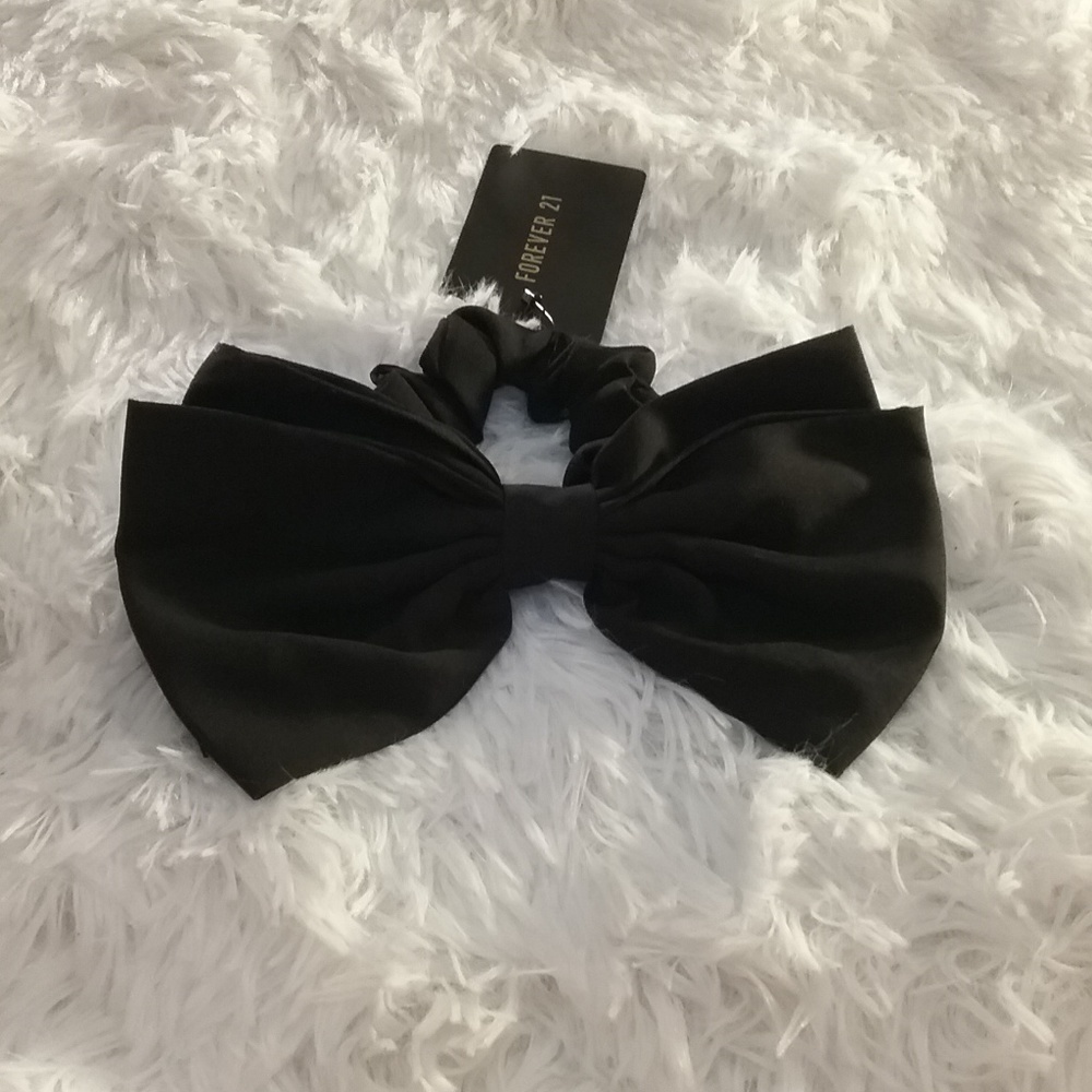 NEW Forever 21 Black Bow Hair Scrunchie